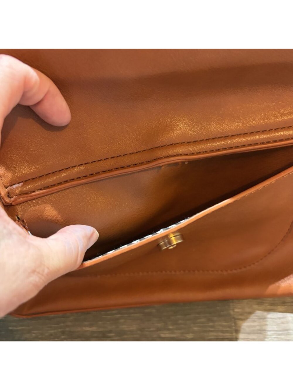 Alexis Bendel Coganc Tan Vegan Leather Shoulder Bag Crossbody Adjustable Preppy - Picture 10 of 12